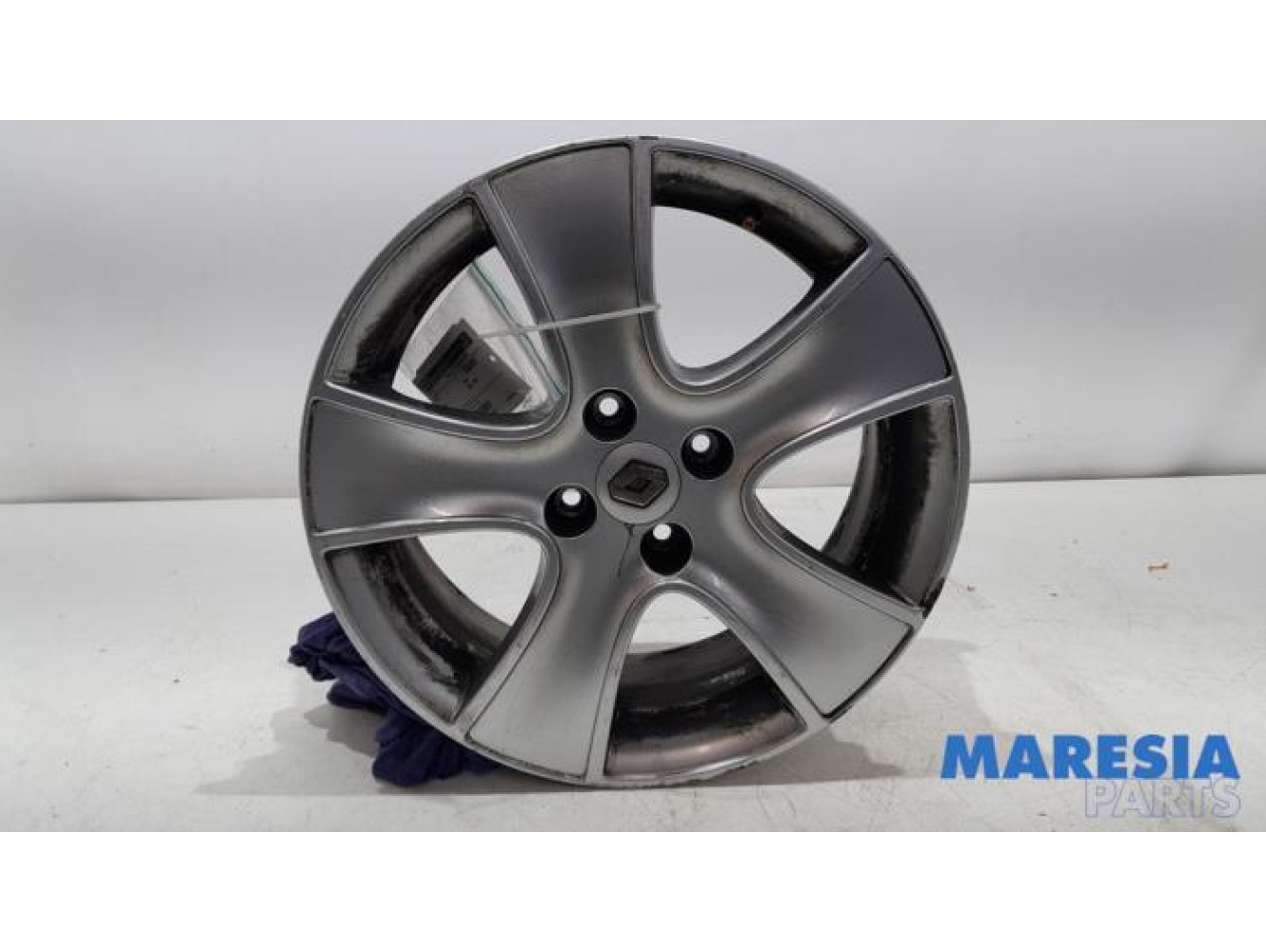 Renault - Clio - Wheel