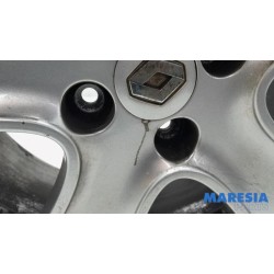 Renault - Clio - Wheel