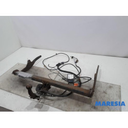 Renault - Clio - Towbar