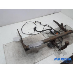 Renault - Clio - Towbar