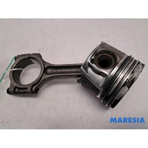 Renault - Trafic - Connecting rod