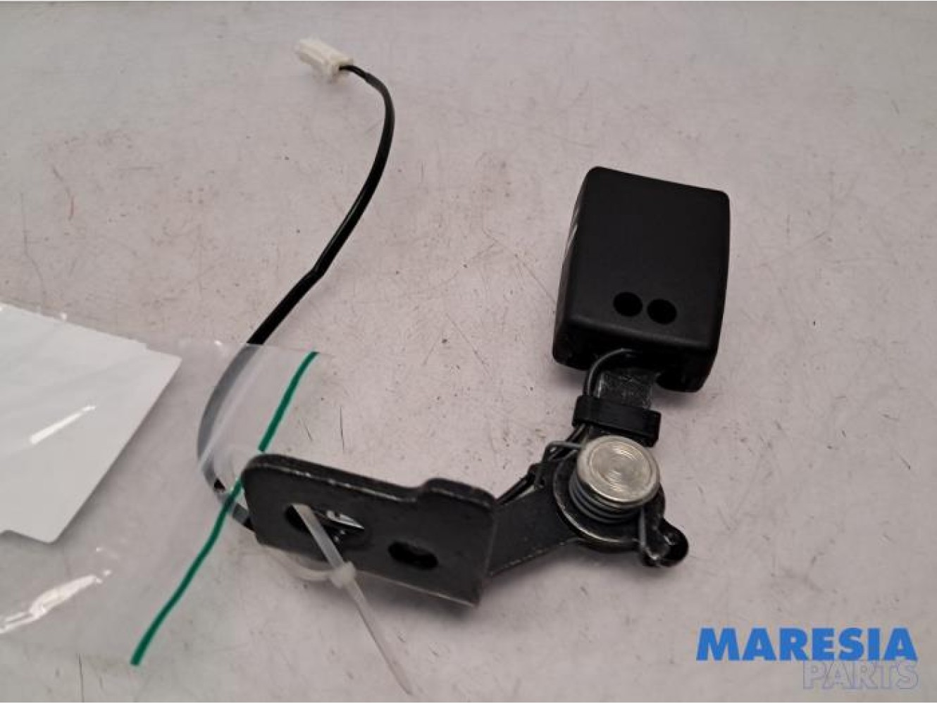 Peugeot - 308 - Rear seatbelt buckle, left