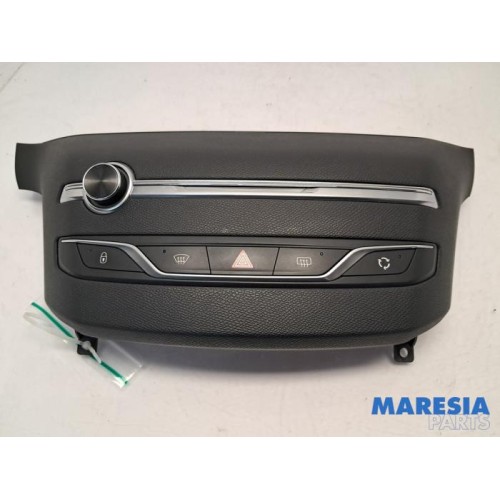 Peugeot - 308 - Radio control panel