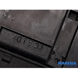 Peugeot - 308 - Tailgate lock mechanism