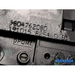 Peugeot - 308 - Tailgate lock mechanism