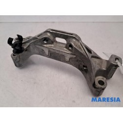 Citroen - C4 Cactus - Engine mount