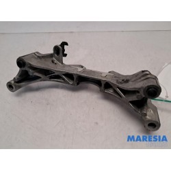 Citroen - C4 Cactus - Engine mount