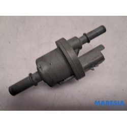 Citroen - C4 Cactus - Vacuum valve