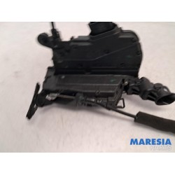 Renault - Captur - Door lock mechanism 4-door, front left