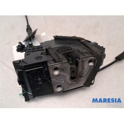 Renault - Captur - Rear door mechanism 4-door, right