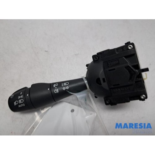 Renault - Captur - Light switch