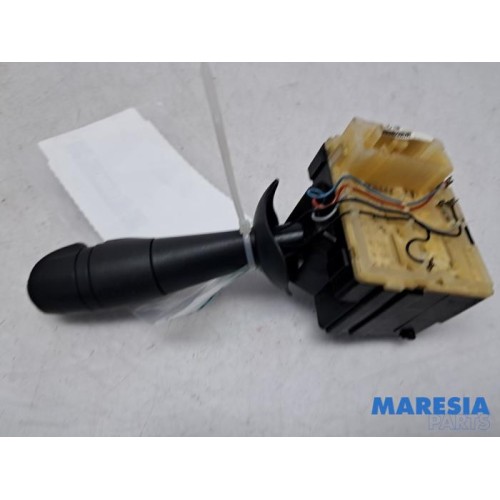 Renault - Captur - Wiper switch