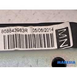 Renault - Captur - Front seatbelt, right