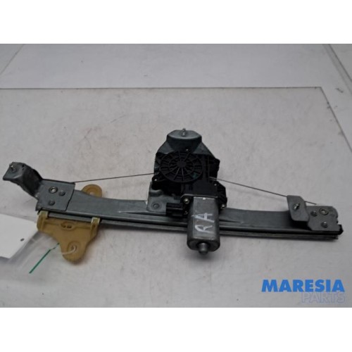 Renault - Captur - Rear door window mechanism 4-door, right
