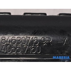 Renault - Captur - Tailgate lock mechanism