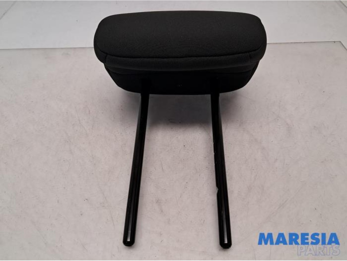 Renault - Captur - Headrest