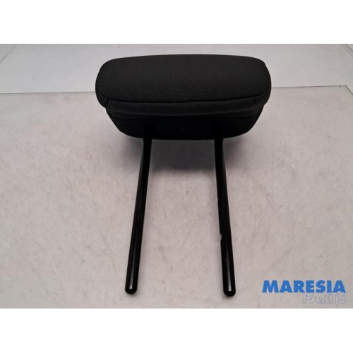 Renault - Captur - Headrest