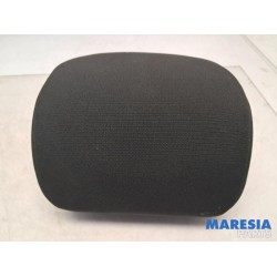 Renault - Captur - Headrest