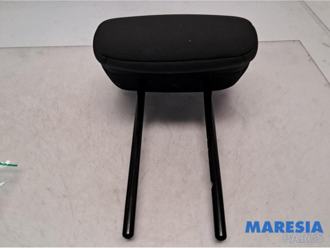 Renault - Captur - Headrest