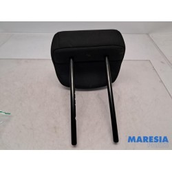 Renault - Captur - Headrest