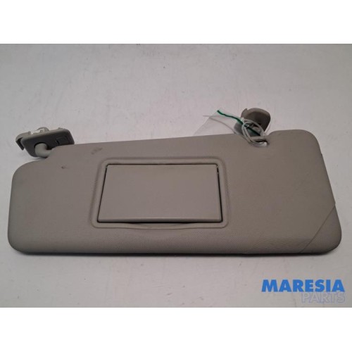 Renault - Captur - Sun visor