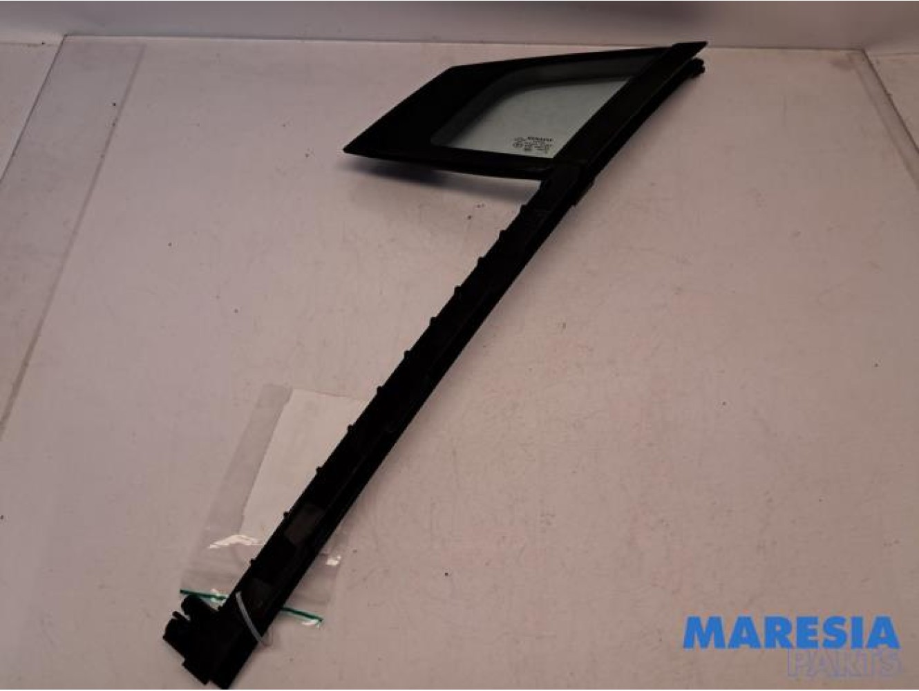 Renault - Captur - Quarter light, front left