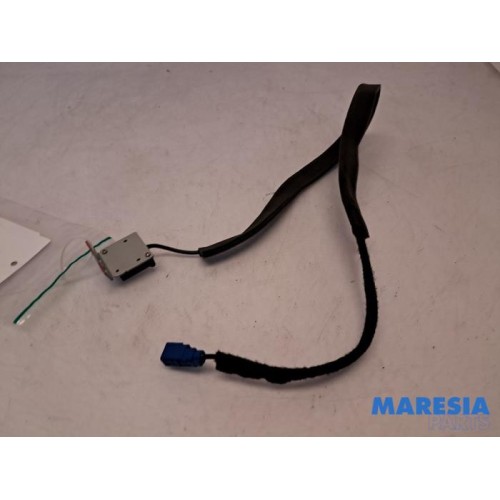 Renault - Captur - GPS Antenne