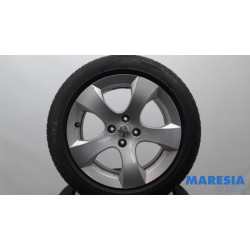Peugeot - 3008 - Sportvelgenset + banden
