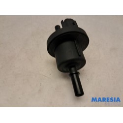 Renault - Captur - Vacuum valve