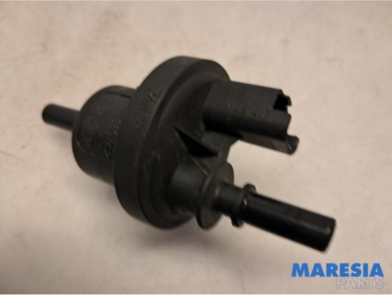 Renault - Captur - Vacuum valve