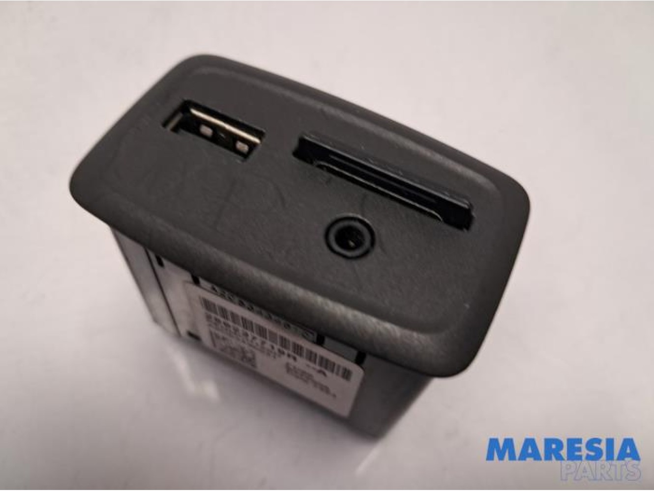 Renault - Captur - AUX / USB connection