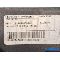 Renault - Captur - Lock plate