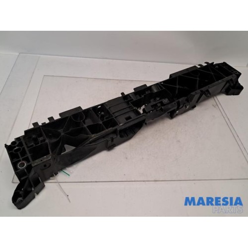 Renault - Captur - Lock plate