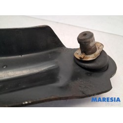 Renault - Captur - Front lower wishbone, left