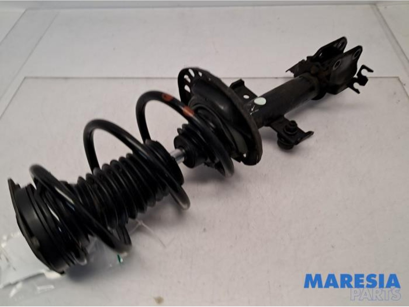 Renault - Captur - Front shock absorber rod, right