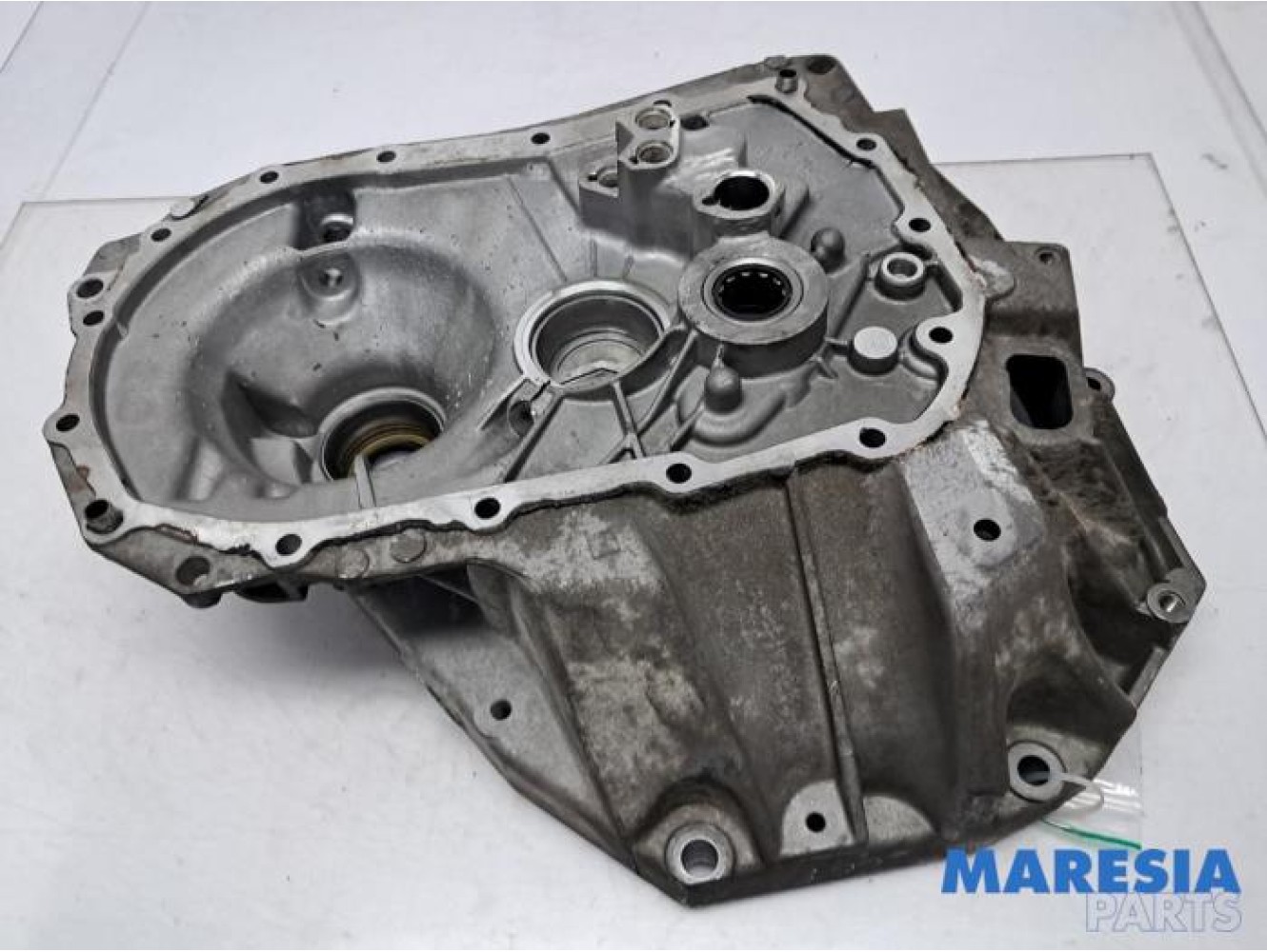 Renault - Clio - Gearbox casing
