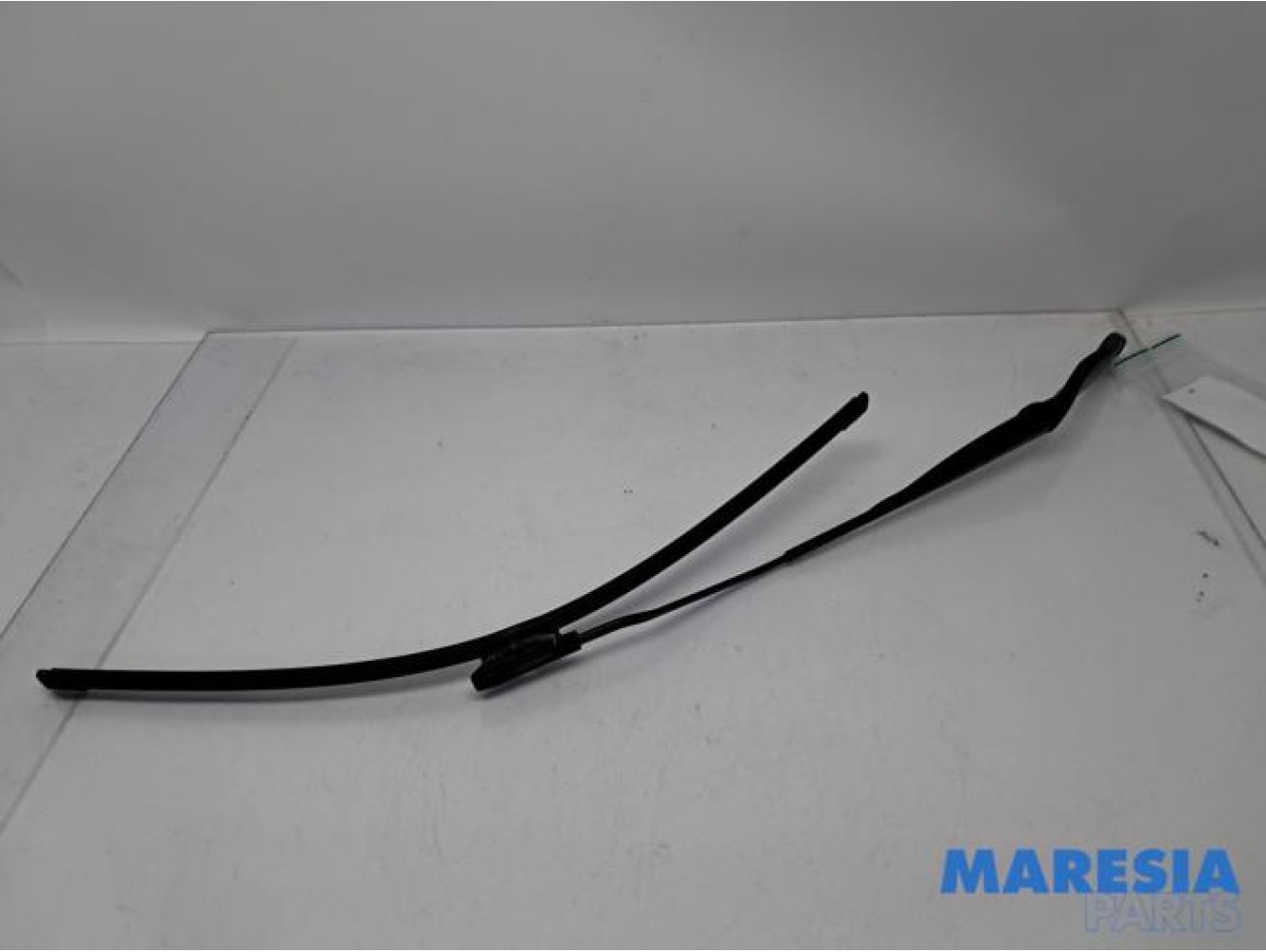 Renault - Captur - Front wiper arm
