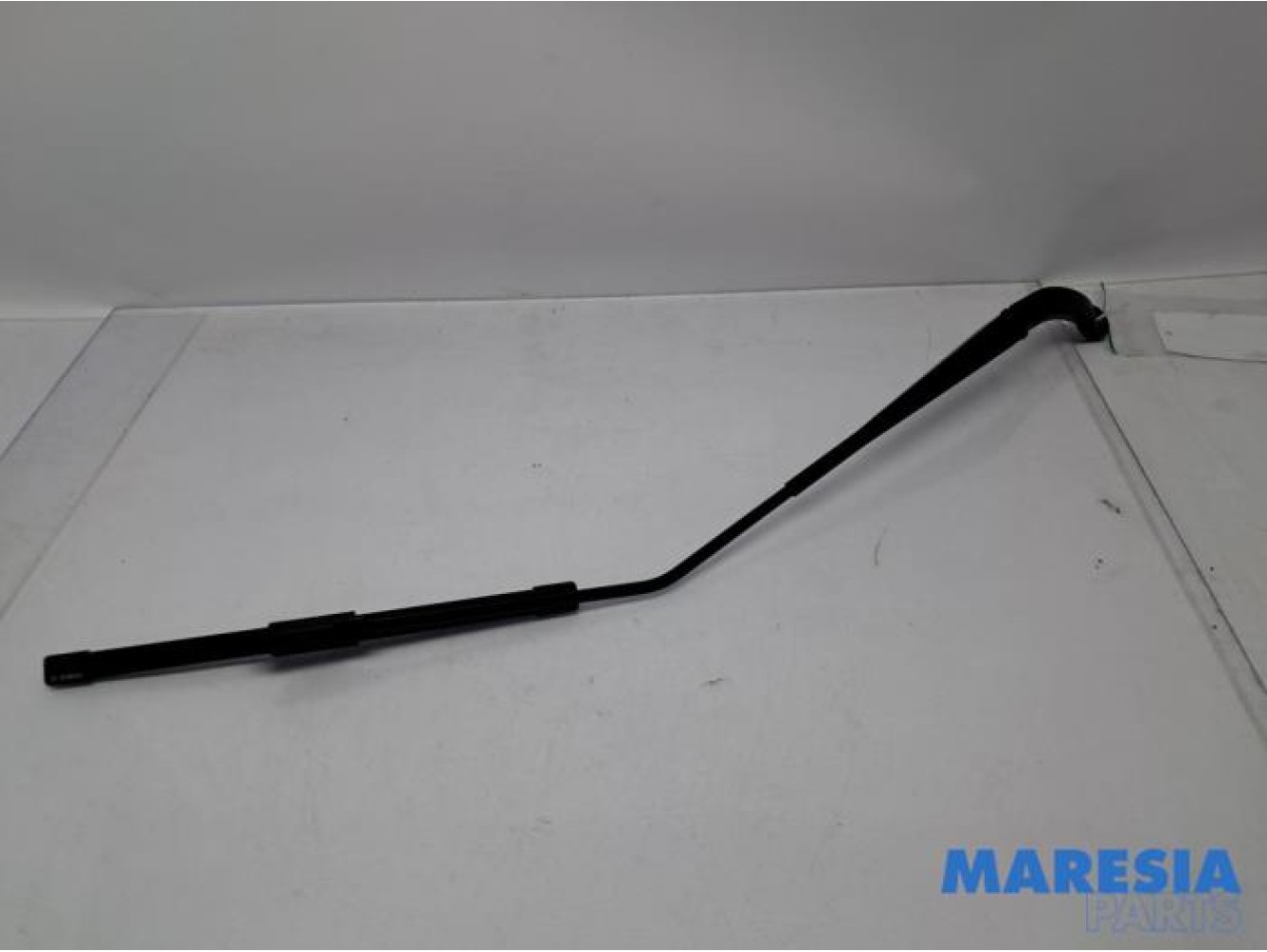 Renault - Captur - Front wiper arm