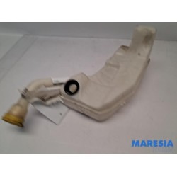 Renault - Clio - Front windscreen washer reservoir
