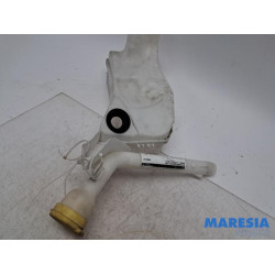 Renault - Clio - Front windscreen washer reservoir