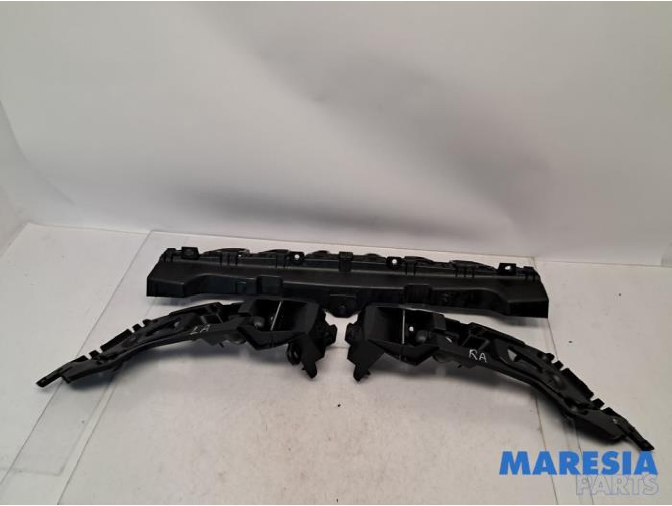 Renault - Clio - Rear bumper frame