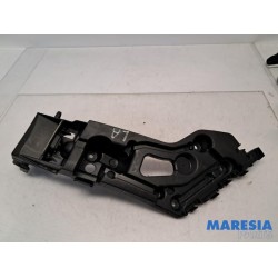 Renault - Clio - Rear bumper frame