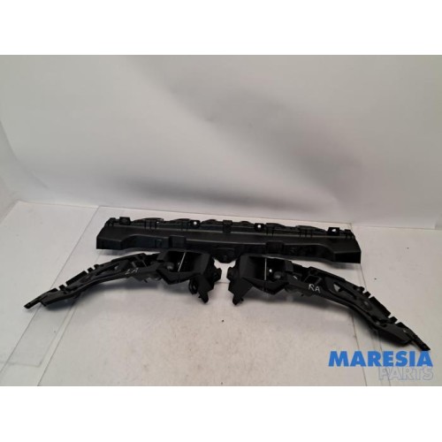 Renault - Clio - Rear bumper frame