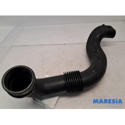 Renault - Clio - Air intake hose