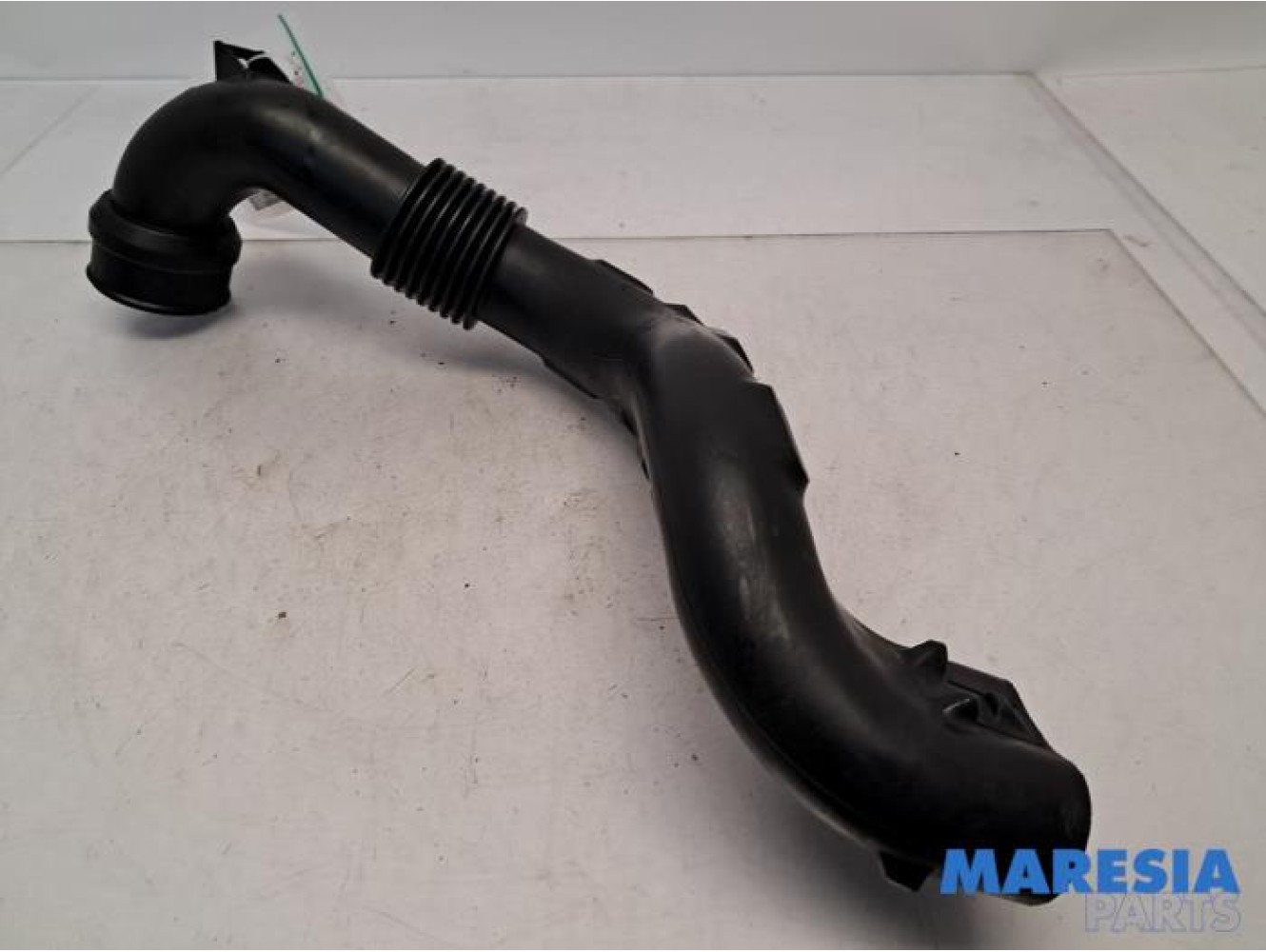 Renault - Clio - Air intake hose