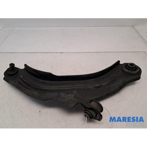 Renault - Clio - Front lower wishbone, right