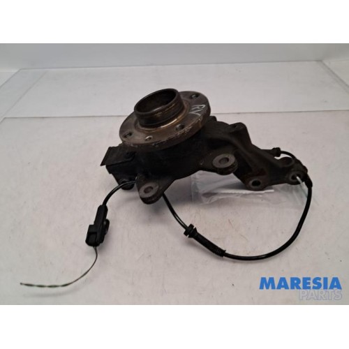 Renault - Clio - Knuckle, front right