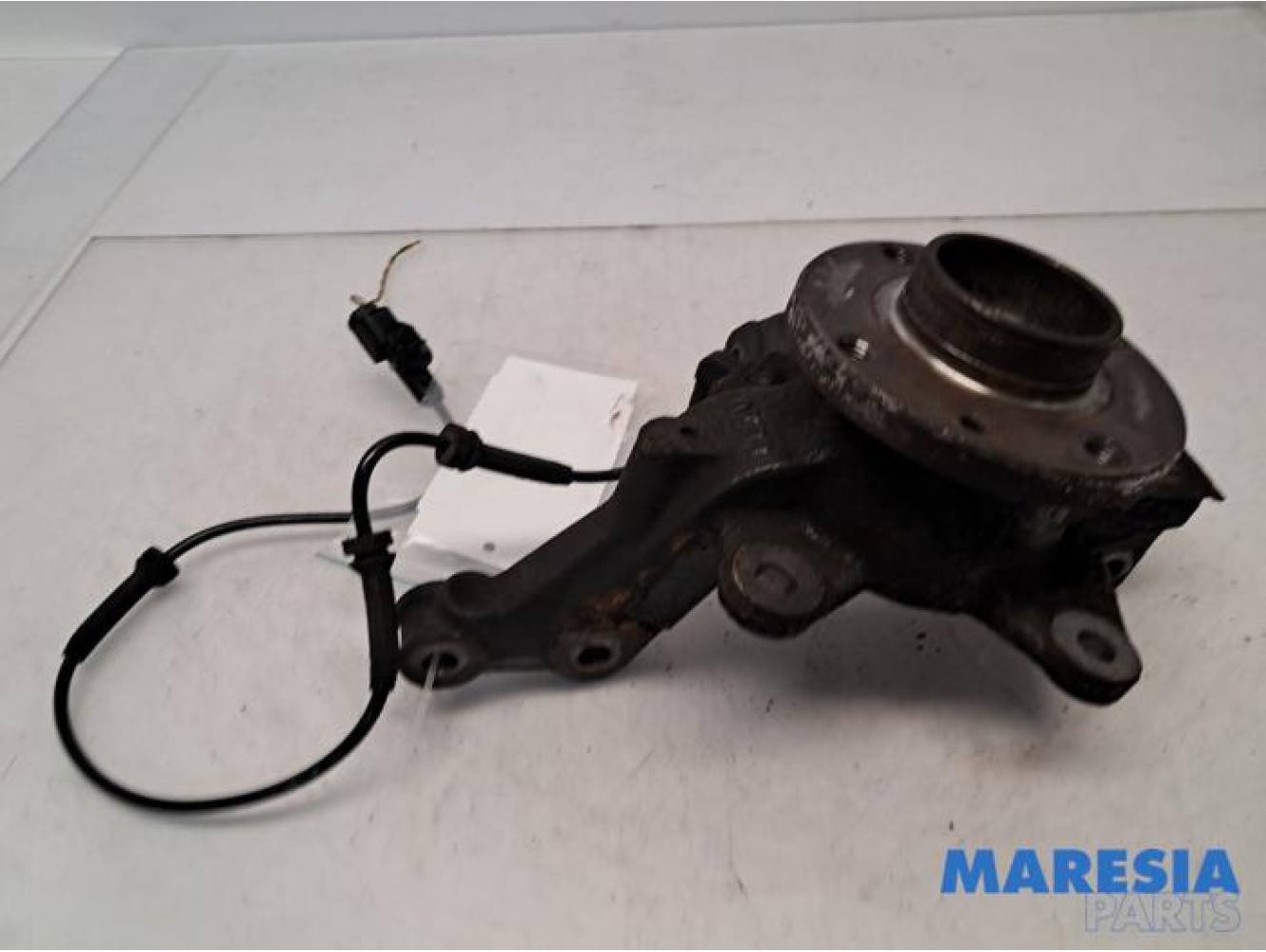 Renault - Clio - Achsschenkel links vorne