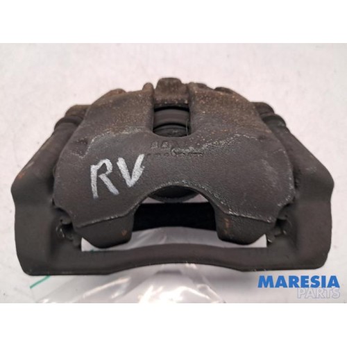 Renault - Clio - Front brake calliper, right