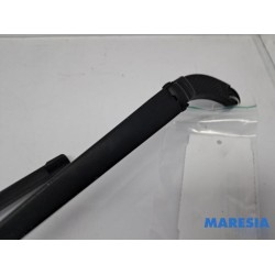 Renault - Clio - Front wiper arm